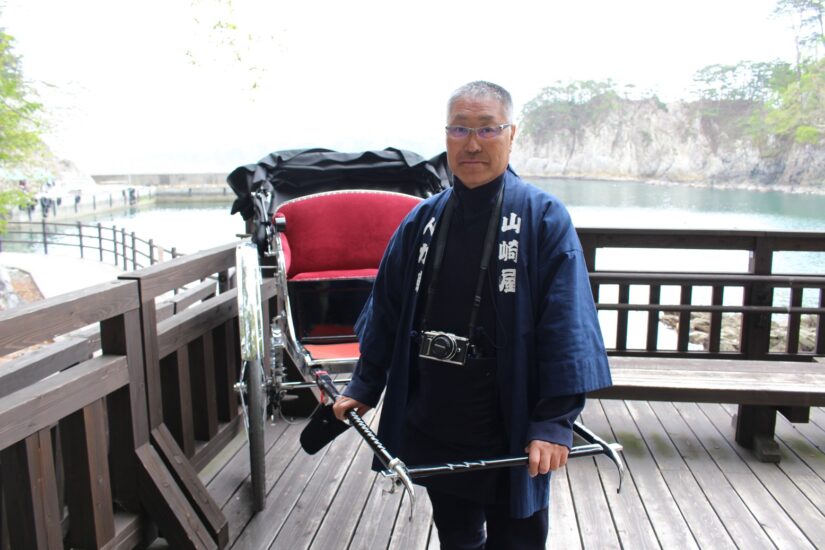 海と人力車！　浄土ヶ浜で運行中（宮古市）