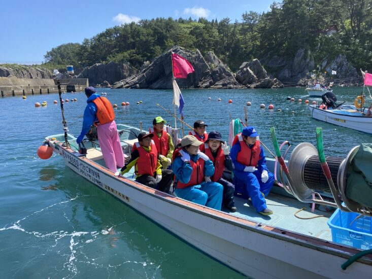 久慈市で「いわてマリンキッズ」開催～子供たちが漁を体験!!