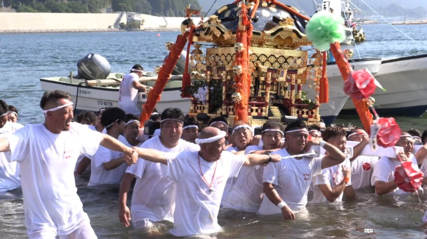 山田町発～再建の神輿「海上渡御」